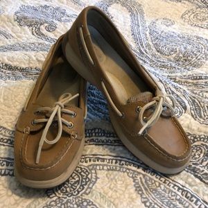Woman’s Sperry shoes